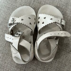 White Sun San Sweet 🖤 sandals size 5.